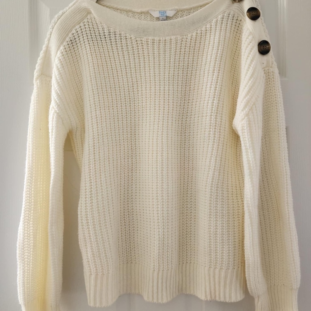 Pretty pull over sweater top
